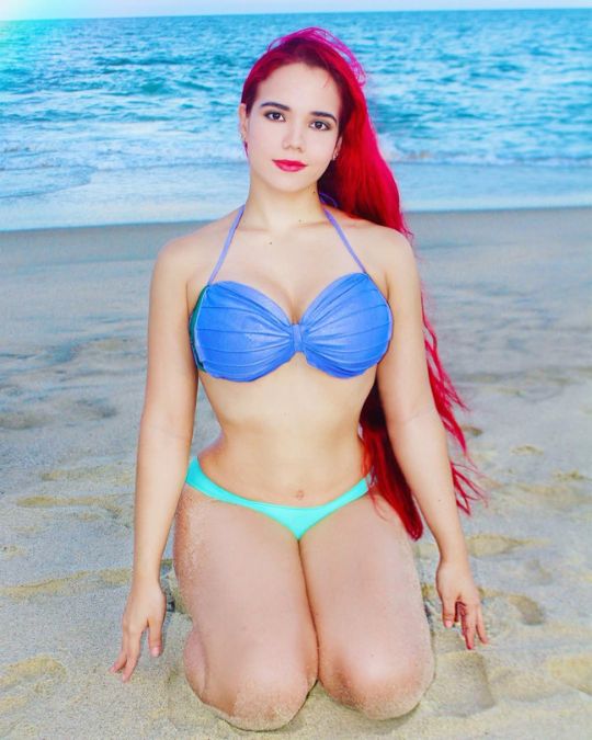 windygirk en traje de baño